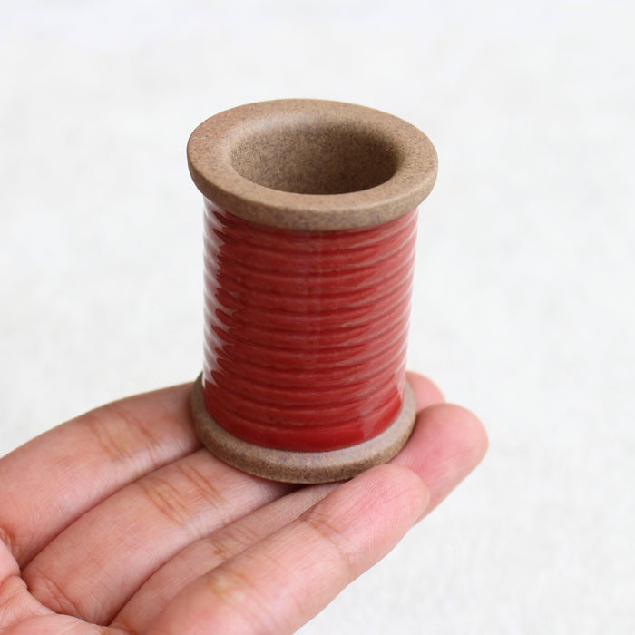 Hasami Ware Magnetic Spool Pin Holder ~ Red – Hobby House Needleworks